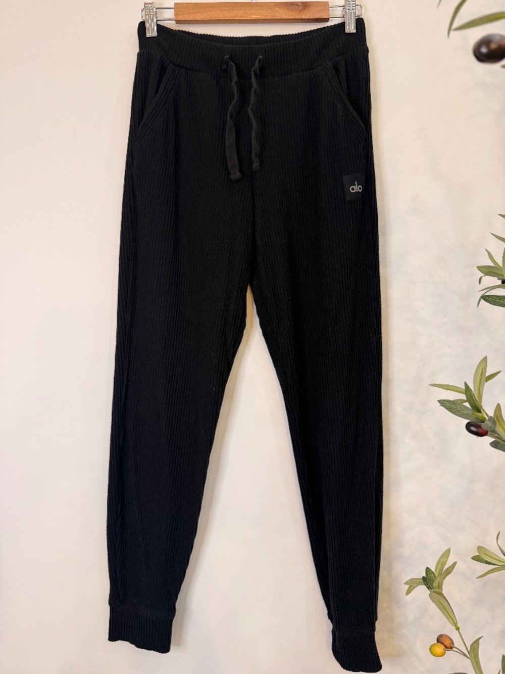 Alo Yoga Black Ribbed Lounge Jogger Sweatpants Women's Medium